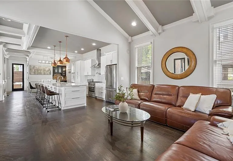 631 Boulevard NE — Photo 14