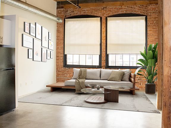 Bright Natural Lighting