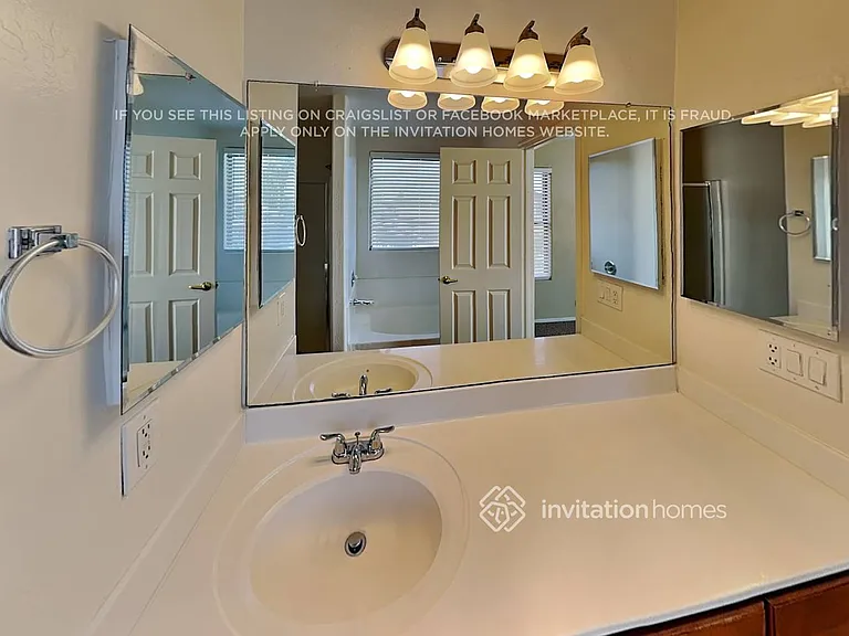 11401 W Windsor Ave — Photo 20