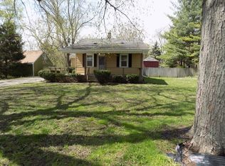 11N300 Hawthorne St, Elgin, IL 60123