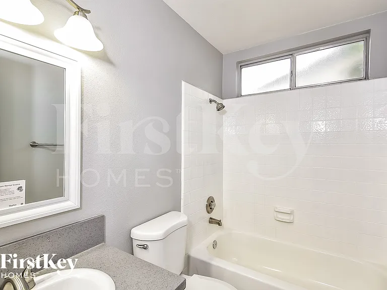 1613 Amboy Dr — Photo 9