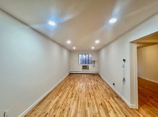 27-15 Newtown Ave #1R, Astoria, NY 11102