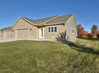 834 Escalade Ln SE, Owatonna, MN 55060