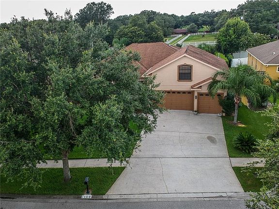 4th image of 1106 Carriage Park Dr