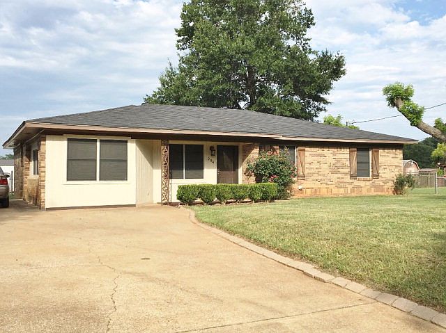 1st image of 204 Shamrock Dr