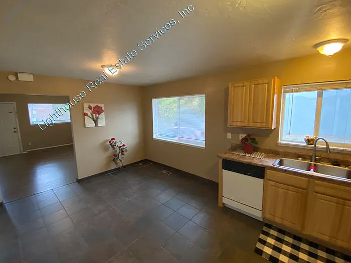 2 bed, 1.0 bath, 978 sqft, $1,375 — Photo 4