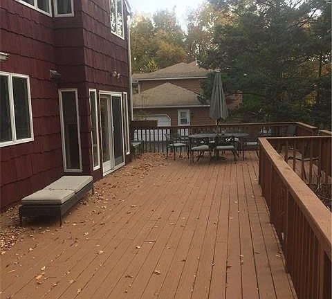 2nd image of 83 Jefferson Ct