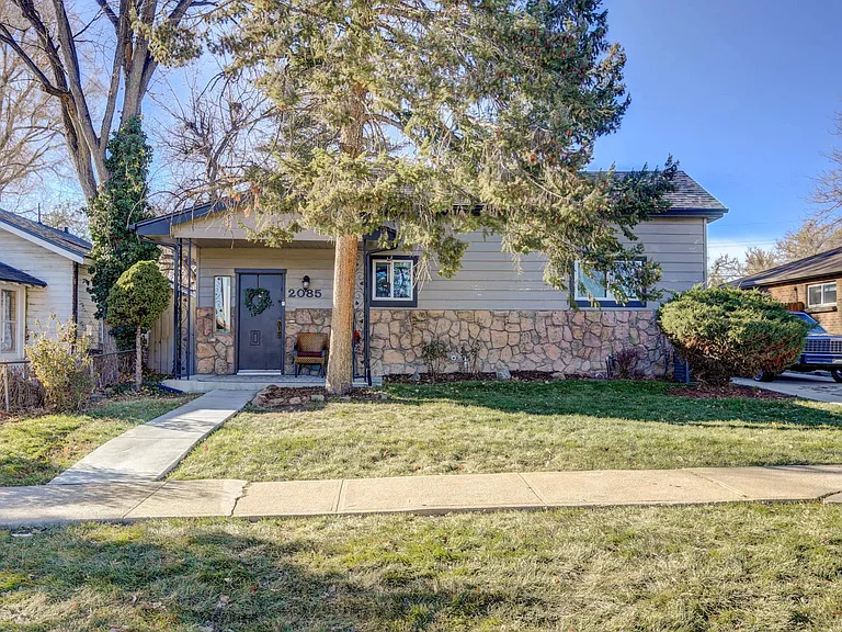 2085 Fenton St — Photo 13