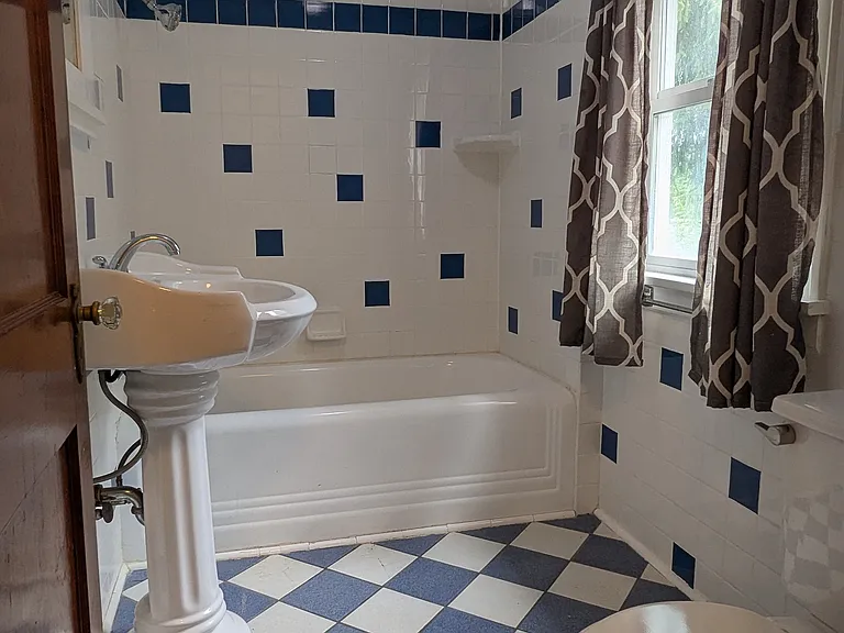 8447 Delphi Rd SW — Photo 32