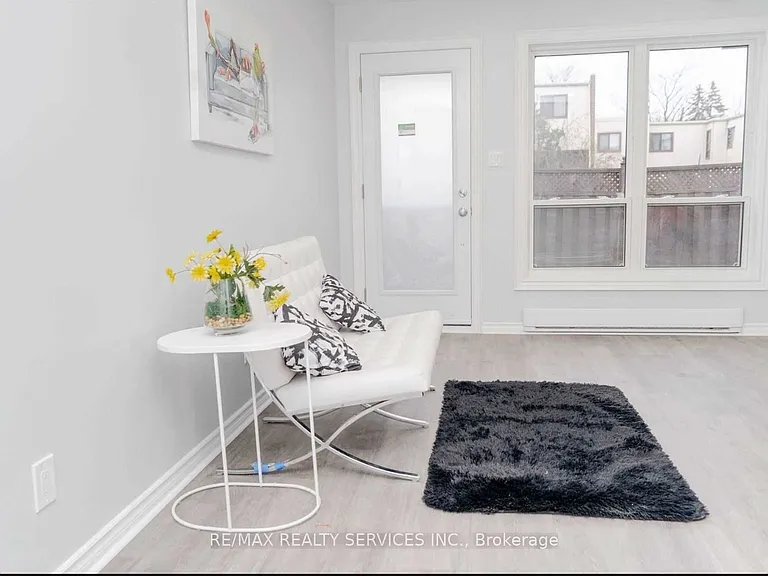 1100 Oxford St #137 — Photo 2
