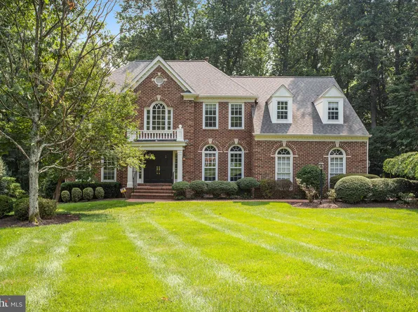 1012 Kimberly Pl, Great Falls, VA 22066