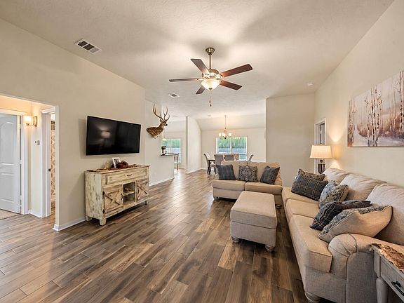 5th image of 128 Red Deer Way