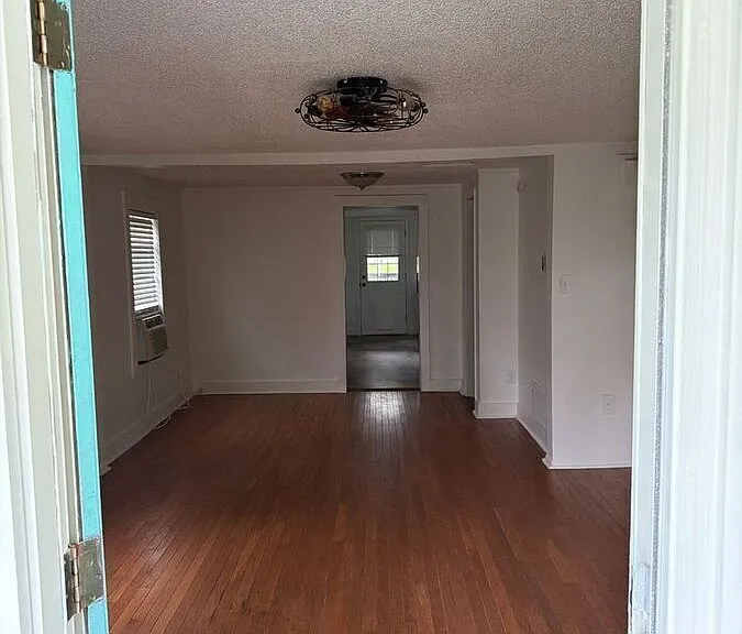 108 Greenwood Ave — Photo 3