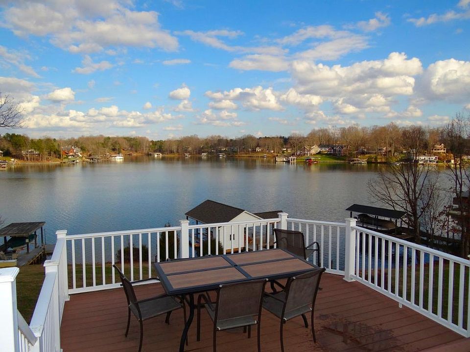 1st image of 304 Harbor Village Way
