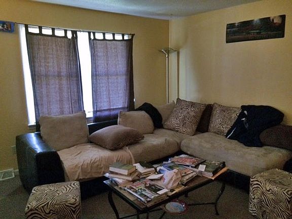 2nd image of 1108 S Victoria Ave