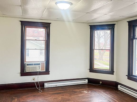 4th image of 521 N Lott Blvd #1