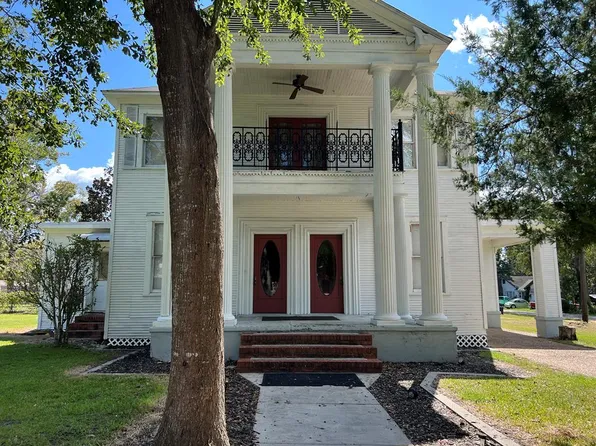 305 W Main St, Kirbyville, TX 75956