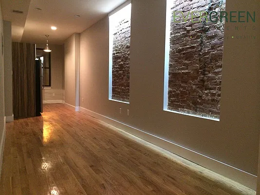 Rented by Evergreen Apartments BK | media 10