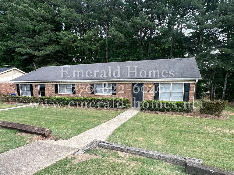 80-82 Curtis Rd — Photo 1