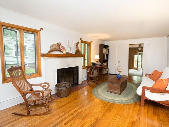 5th image of 251 Morgan St
