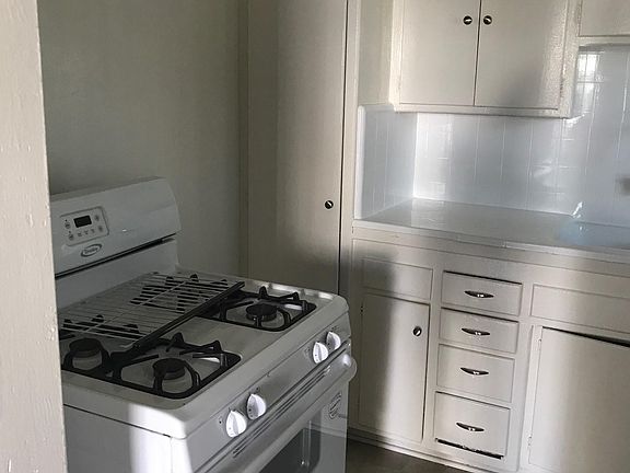 4th image of 4401 S Centinela Ave