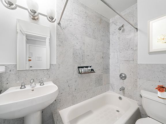 3rd image of 240 W 73rd St APT 301