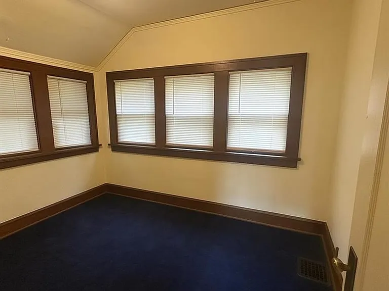 418 Orchard Park — Photo 7