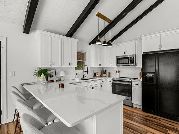 5th image of 25 Contreau Rd