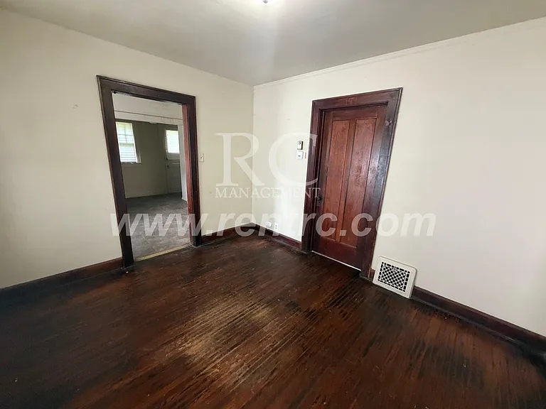 625.5 Commercial St — Photo 11
