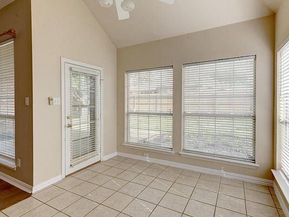 5th image of 4604 Gladiola Ln