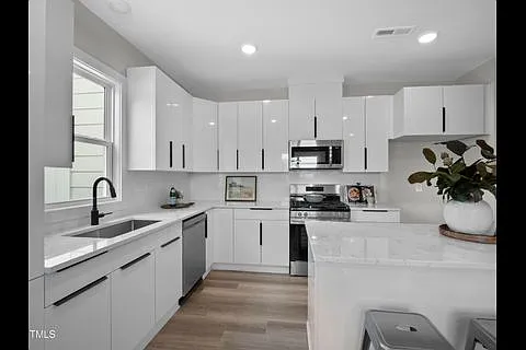 2126 Titanium Rock Rd — Photo 7