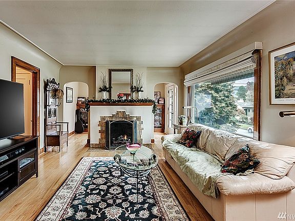 3rd image of 615 N 10th St