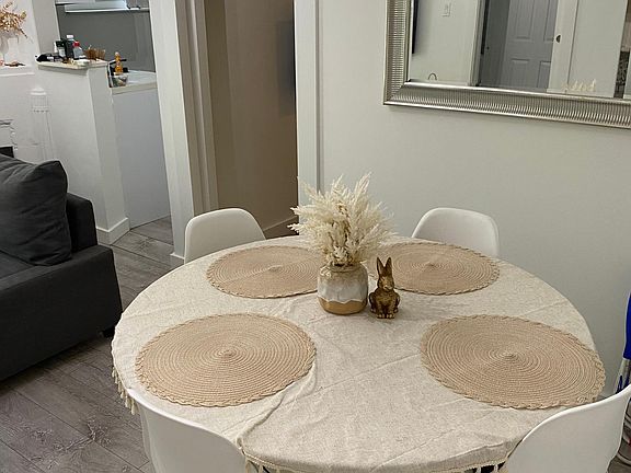 2nd image of 1525 Meridian Ave APT 103