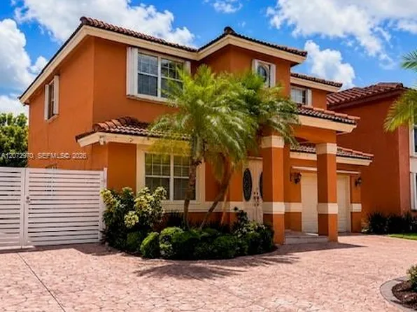 19727 NW 84th Pl, Hialeah, FL 33015