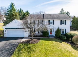 5 Kirkby Trl, Fairport, NY 14450