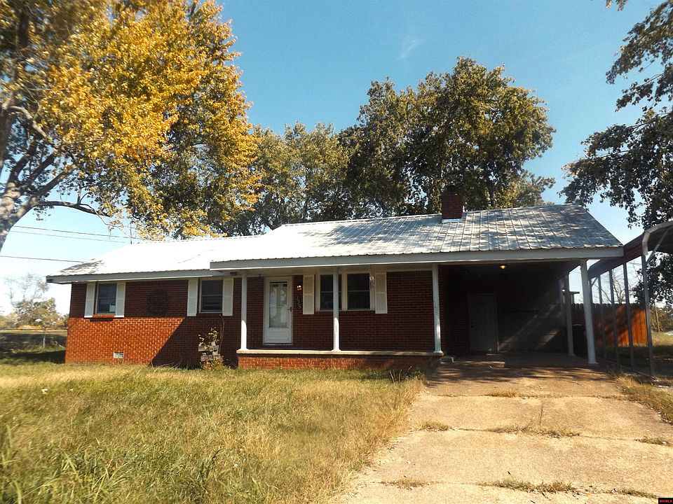 1st image of 135 2nd St