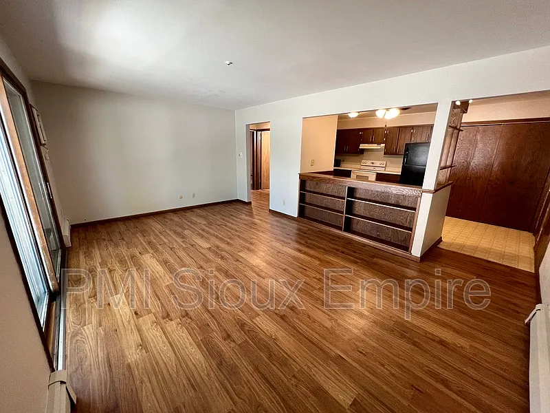 905 W 18th St #303