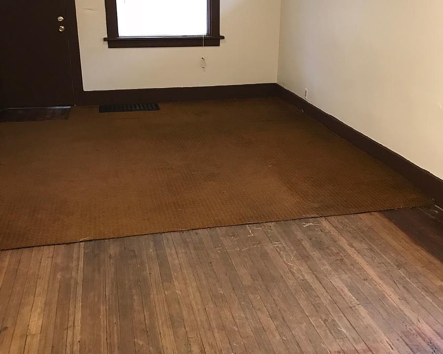 2nd image of 2321 Pine St