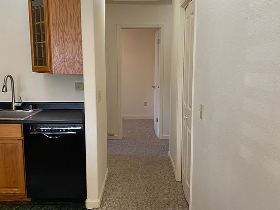 5th image of 268 W Macarthur St