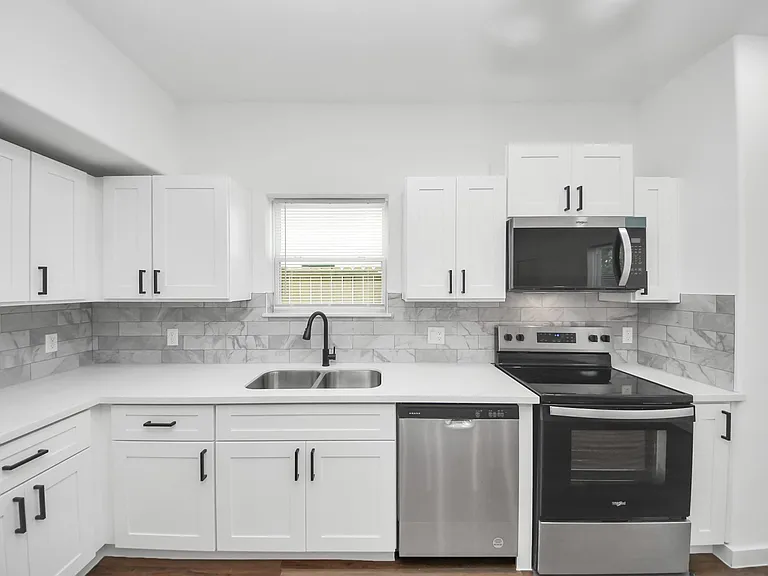 8021 Birmingham St #B — Photo 7
