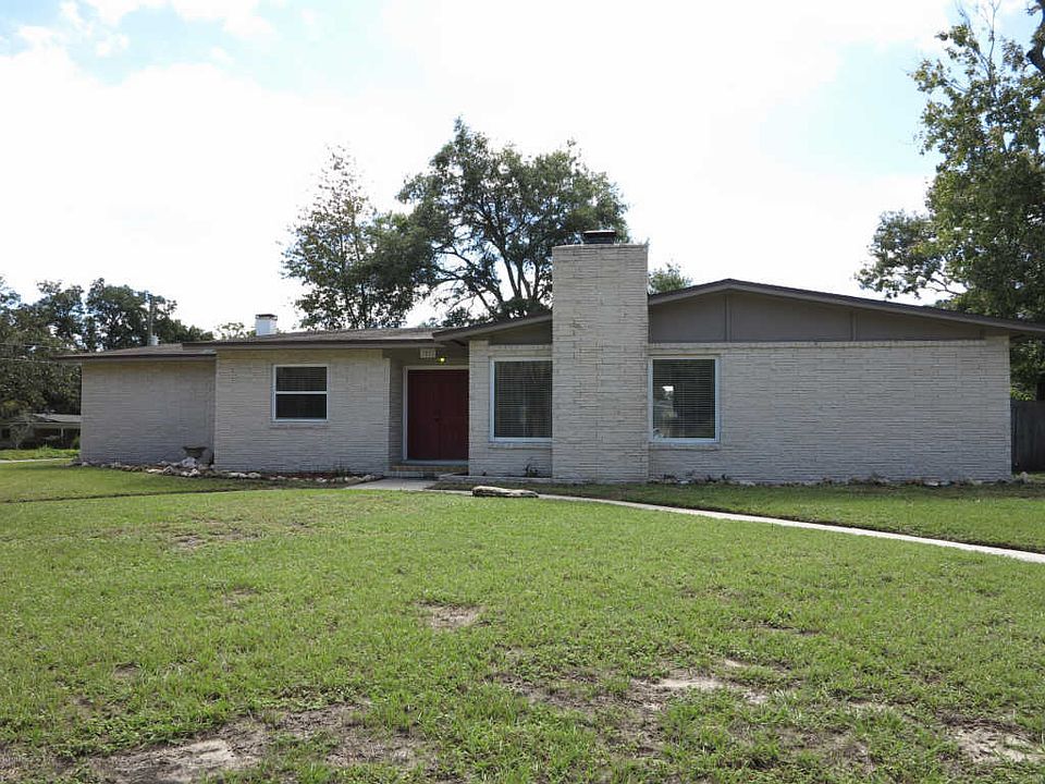 1st image of 3952 Yarborough Dr