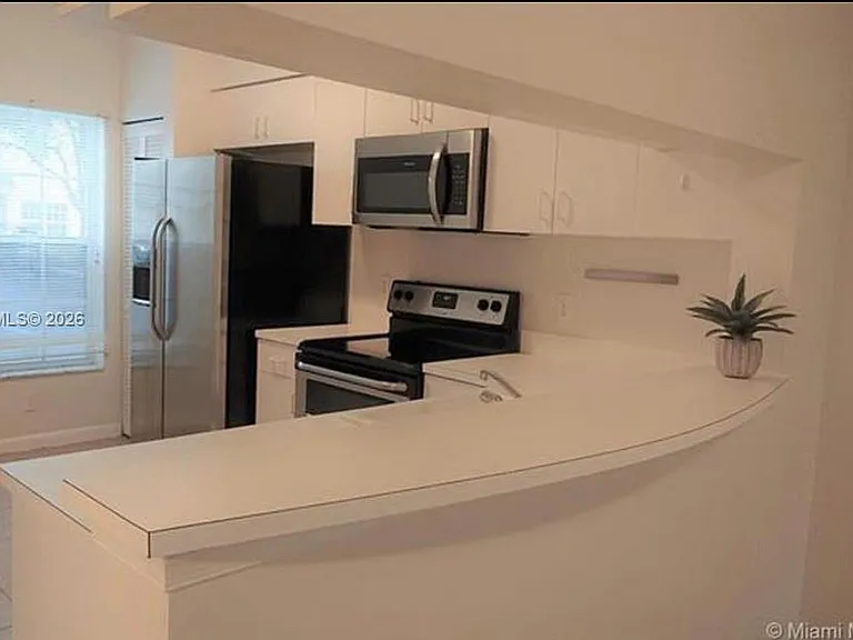 1 Simonton Cir #1 — Photo 2
