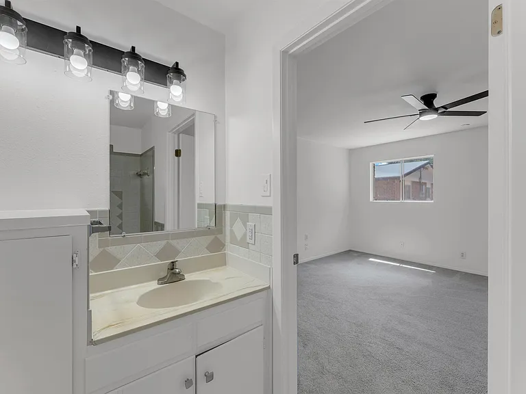1803 Bluebonnet Ln — Photo 25
