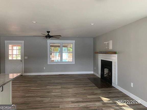 4th image of 231 Cardinal Point