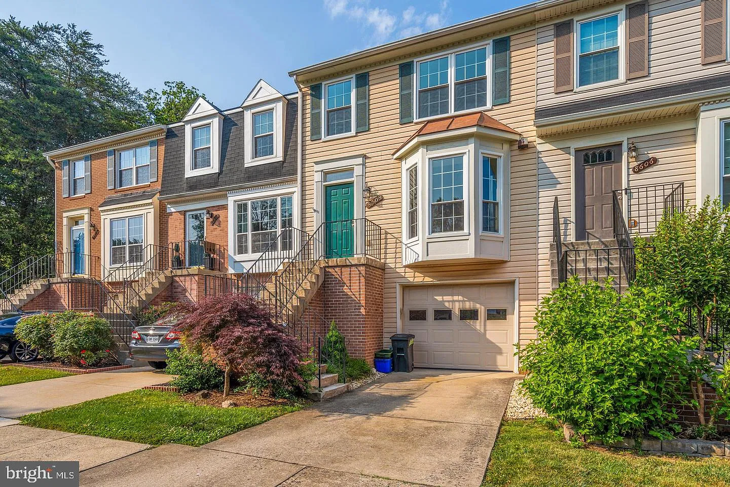 3 bed, 4.0 bath, 1452 sqft, $3,300 — Photo 2