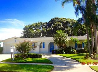 1670 Pennsylvania Ave NE, Saint Petersburg, FL 33703