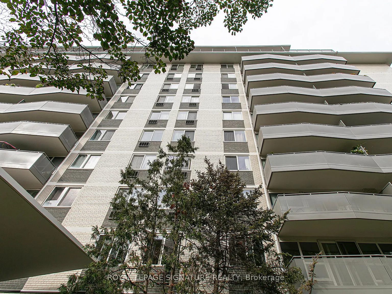 10 Shallmar Blvd — Photo 3