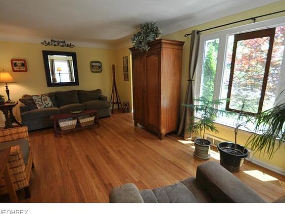 3rd image of 27420 Donald Ave