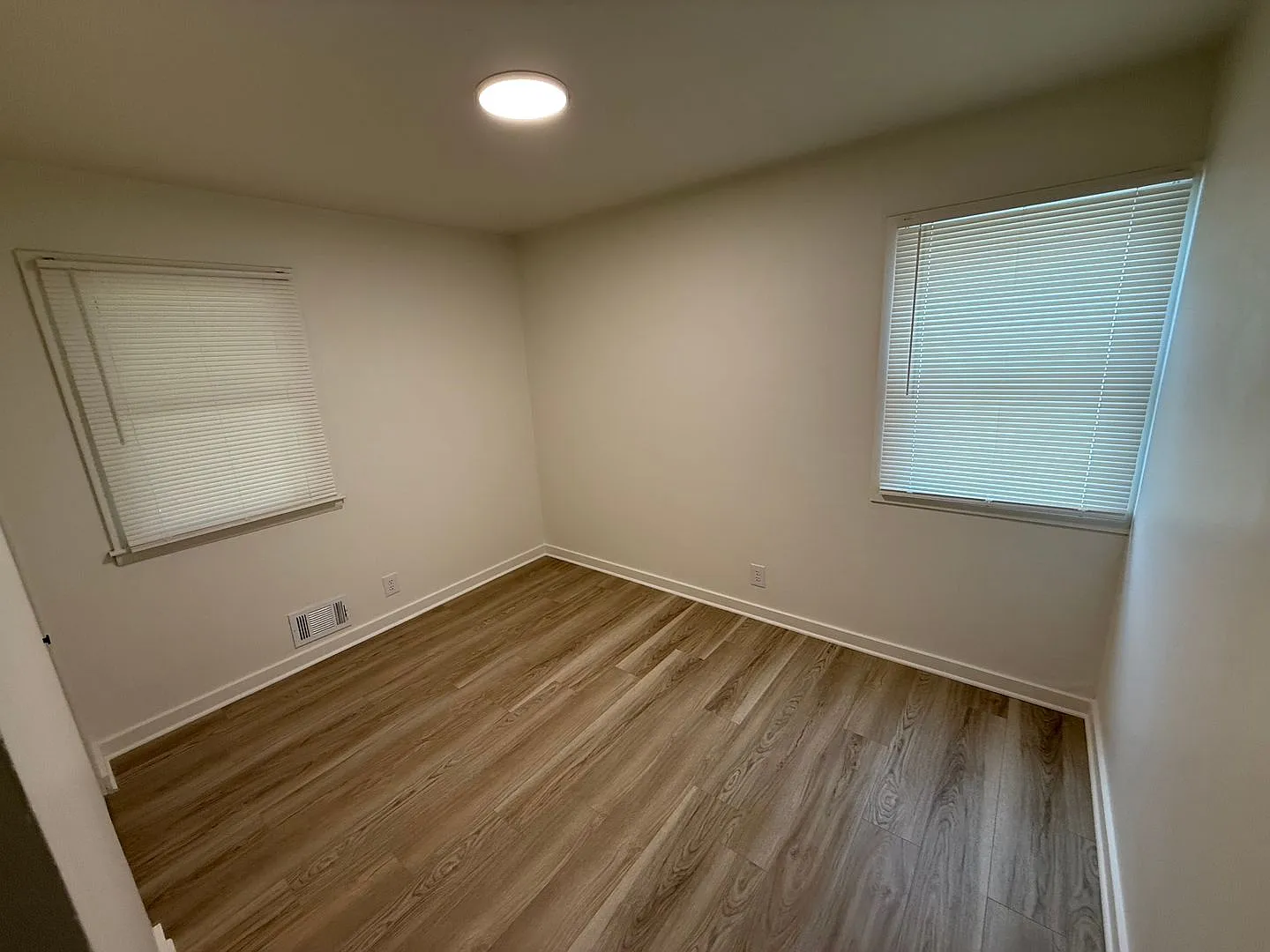 3420 S. Bennett Ave. — Photo 4