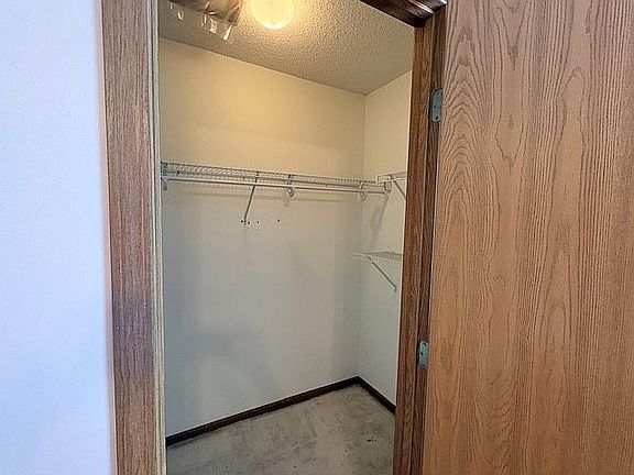 5th image of 1186 Waterbury Ct
